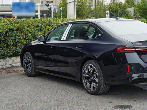 2026�� 530Li ������ M�˶���װ