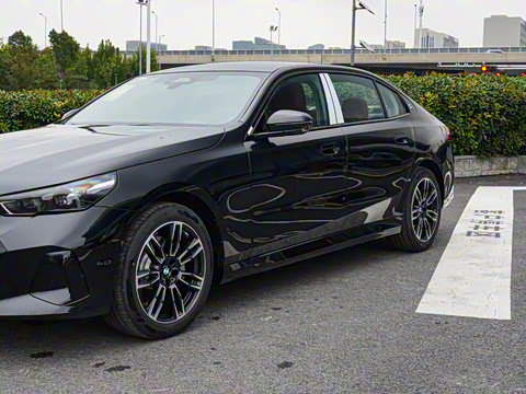 2026�� 530Li ������ M�˶���װ
