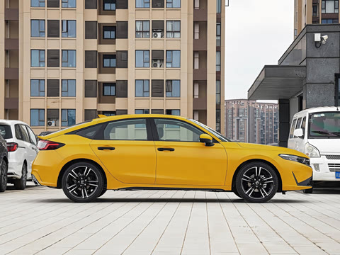 2025�� HATCHBACK 240TURBO �ֶ��ھ���