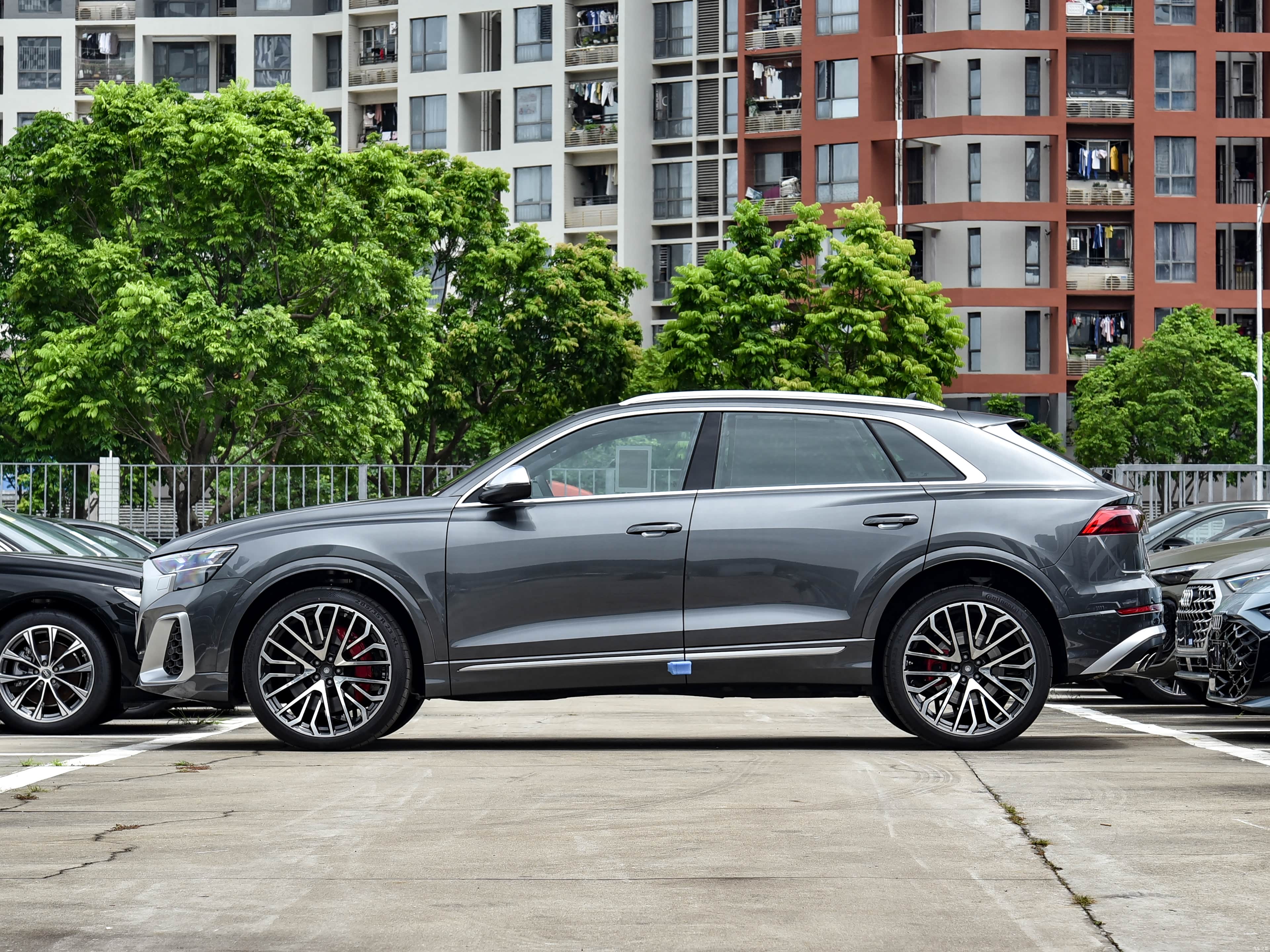 Audi SQ8, миниатюра 4