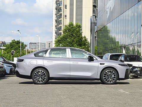 2027�� 590������