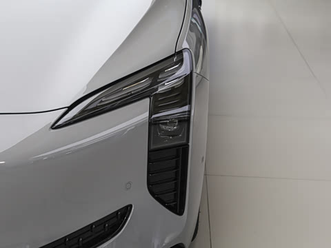 2024�� 600 Pro��ҫ��