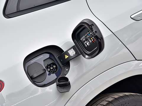 2024�� EQE 53 4MATIC+