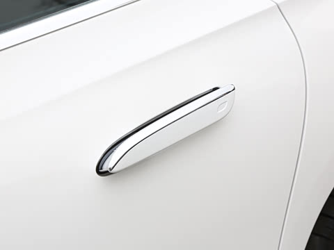 2026�� E 300 L �����˶���