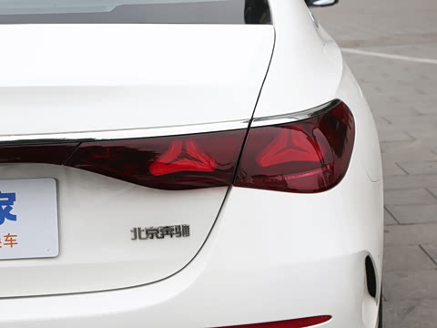 2026�� E 300 L �����˶���