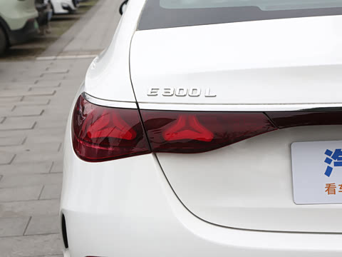 2026�� E 300 L �����˶���