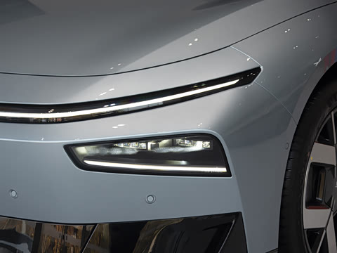 2026�� ���� 725 Max �콢��