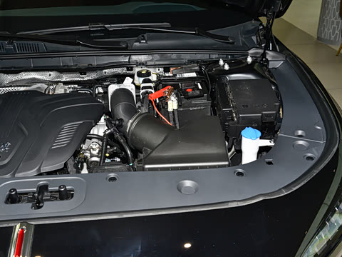 2025�� 2.0T ������