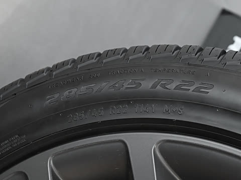 2025�� 400PS Dynamic SE