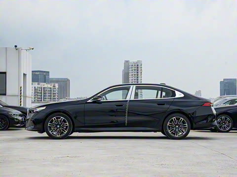 2026�� 525Li M�˶���װ