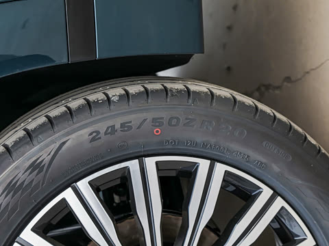 2027�� 2.0T ˫������������