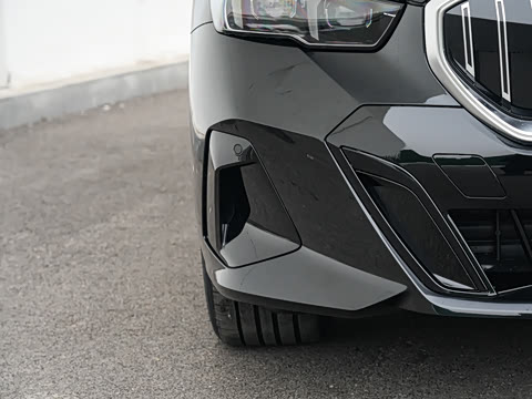 2026�� �Ŀ� 525Li M�˶���װ