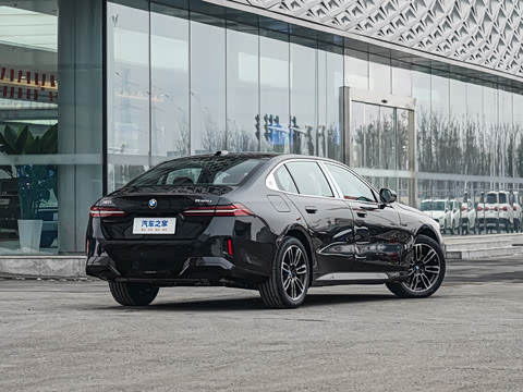 2026�� �Ŀ� 530Li ������ M�˶���װ