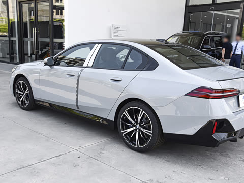 2026�� 530i ������ M�˶���װ