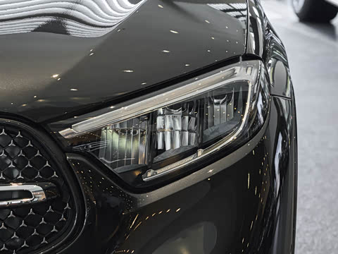 2026�� �Ŀ� GLC 260 4MATIC ����SUV