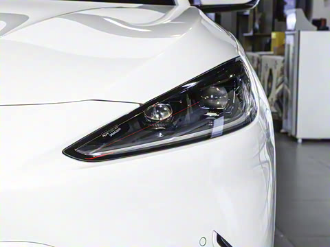 2025�� 735MAX 175kW