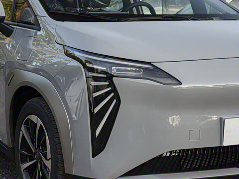 2025�� Plus 610 ������