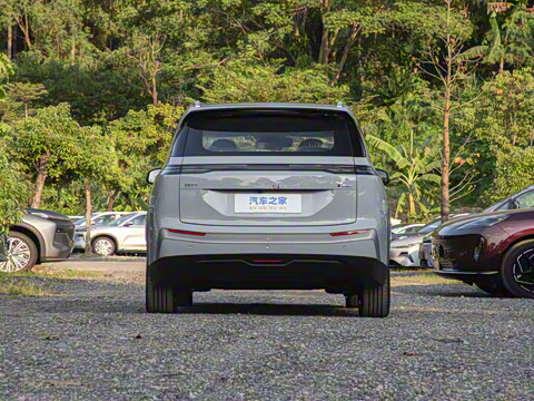 2025�� Plus 610 ������