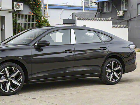 2026�� ���L 300TSI ����