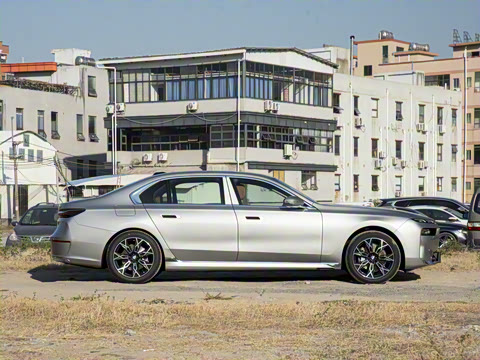 2026�� 735Li ������װ