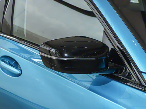 2025�� 330Li M�˶���ҹ��װ