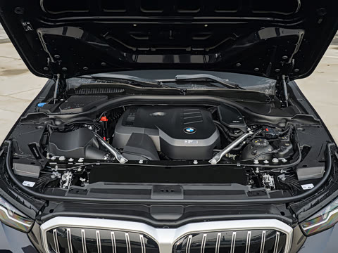 2026�� �Ŀ� 525Li M�˶���װ