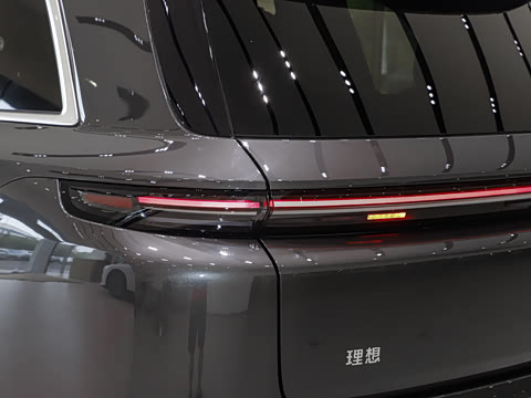 2025�� Pro ���ܻ��°�