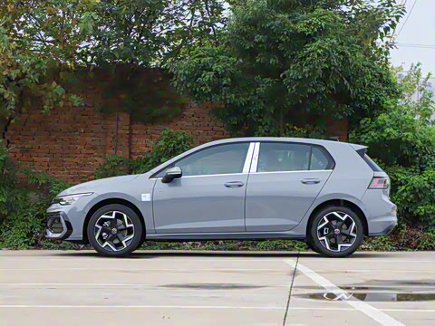 2026�� 300TSI R-Line