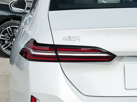 2026�� �Ŀ� 525Li M�˶���װ