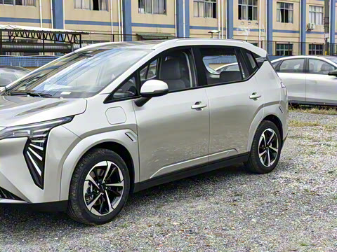 2025�� Plus 610 ������