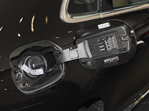 2026�� E 300 L ������