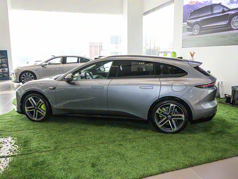 2025�� �ھ������ 100kWh Touring