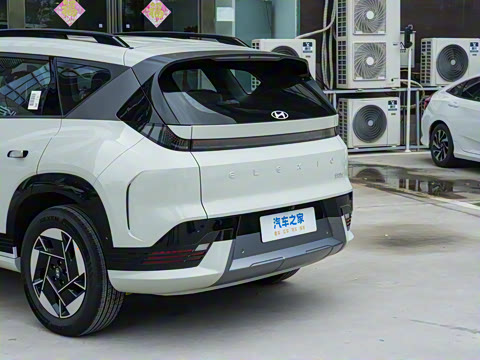 2025 TECH 64.2kWh