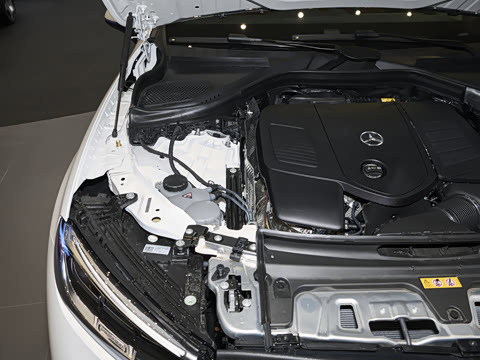 2026�� GLC 260 L 4MATIC ������