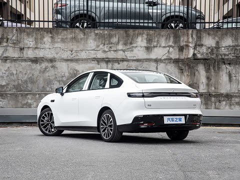 2027�� 670������