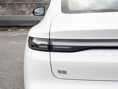 2027�� 670������