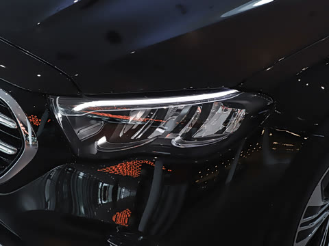 2026�� �Ŀ� E 300 L ������