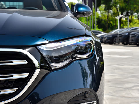 2026�� �Ŀ� E 300 L ������