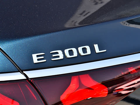 2026�� �Ŀ� E 300 L ������