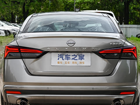 2025�� 2.0L XL-TLS ������