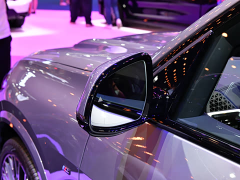 2025�� xDrive 40Li ������M�˶���ҹ��װ