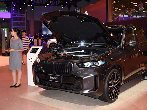 2025�� xDrive 40Li ������M�˶���ҹ��װ