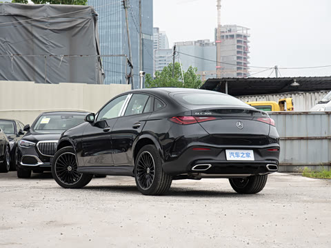 2026�� �Ŀ� GLC 300 4MATIC ����SUV