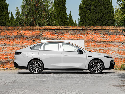 2027�� 670������