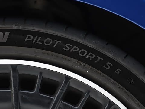 2026�� AMG CLE 53 4MATIC+ ���ܳ�