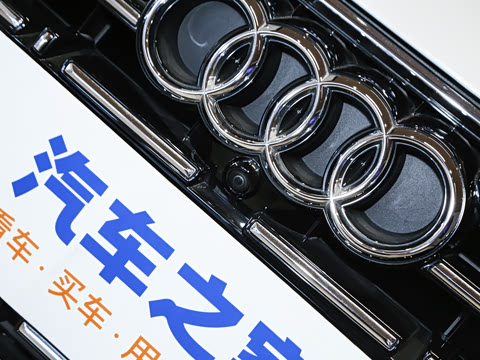 2025�� 45 TFSI quattro ������