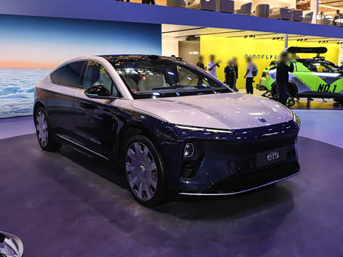 2025�� 102kWh ��ƽ���ر��