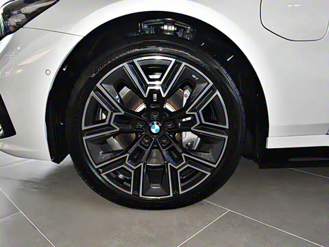 2026�� xDrive 50L M�˶���װ