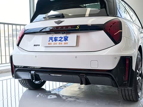 2026�� 463km COOPER SE ������