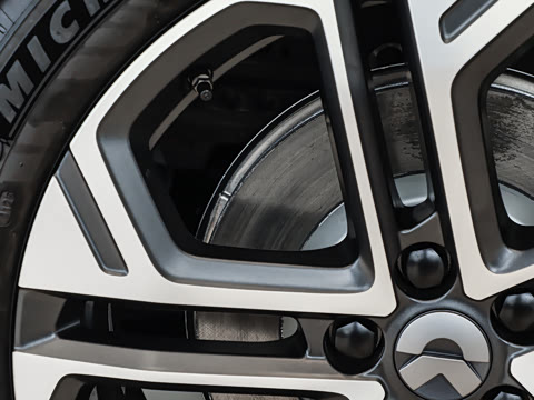 2025�� �ھ������ 100kWh